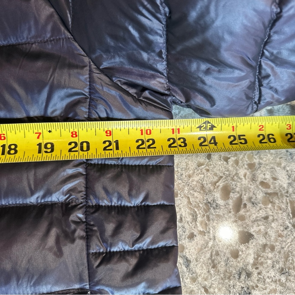 The North Face Women's Shiny Dark Blue Puffer Jacket 550 count - Picture 8 of 9